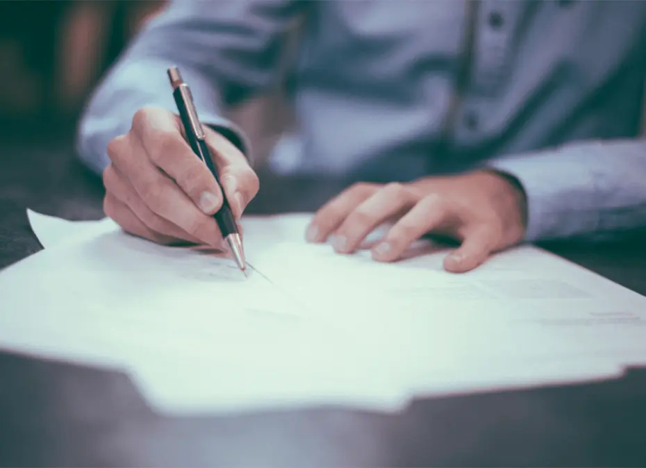 Notar beim Immobilienverkauf